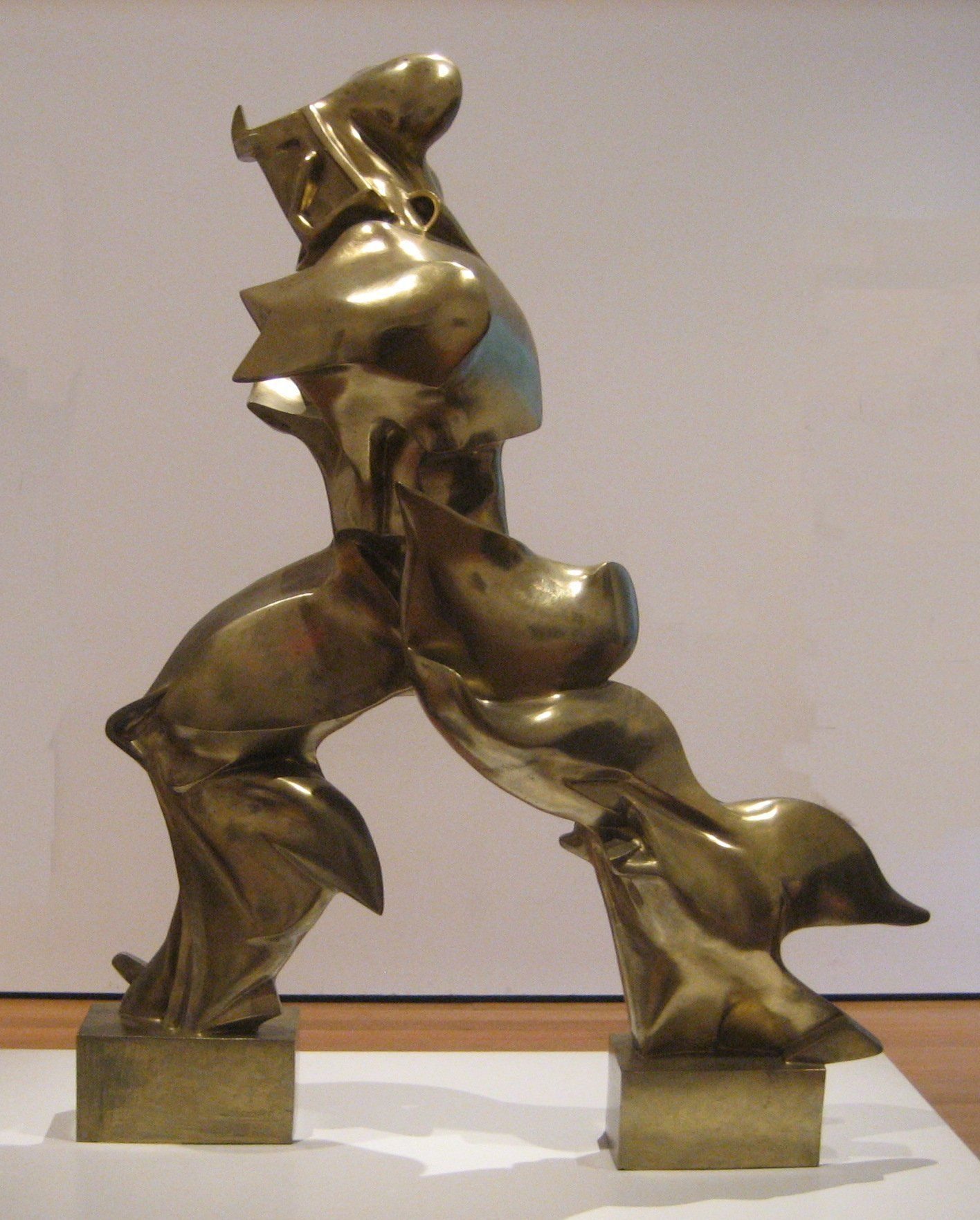 Umberto Boccioni, Unique Forms of Continuity in Space, 1913 — bronze sculpture