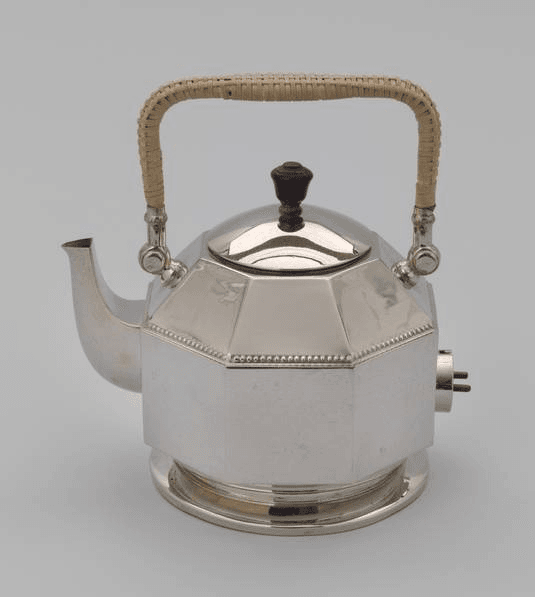 AEG electric kettle, 1909