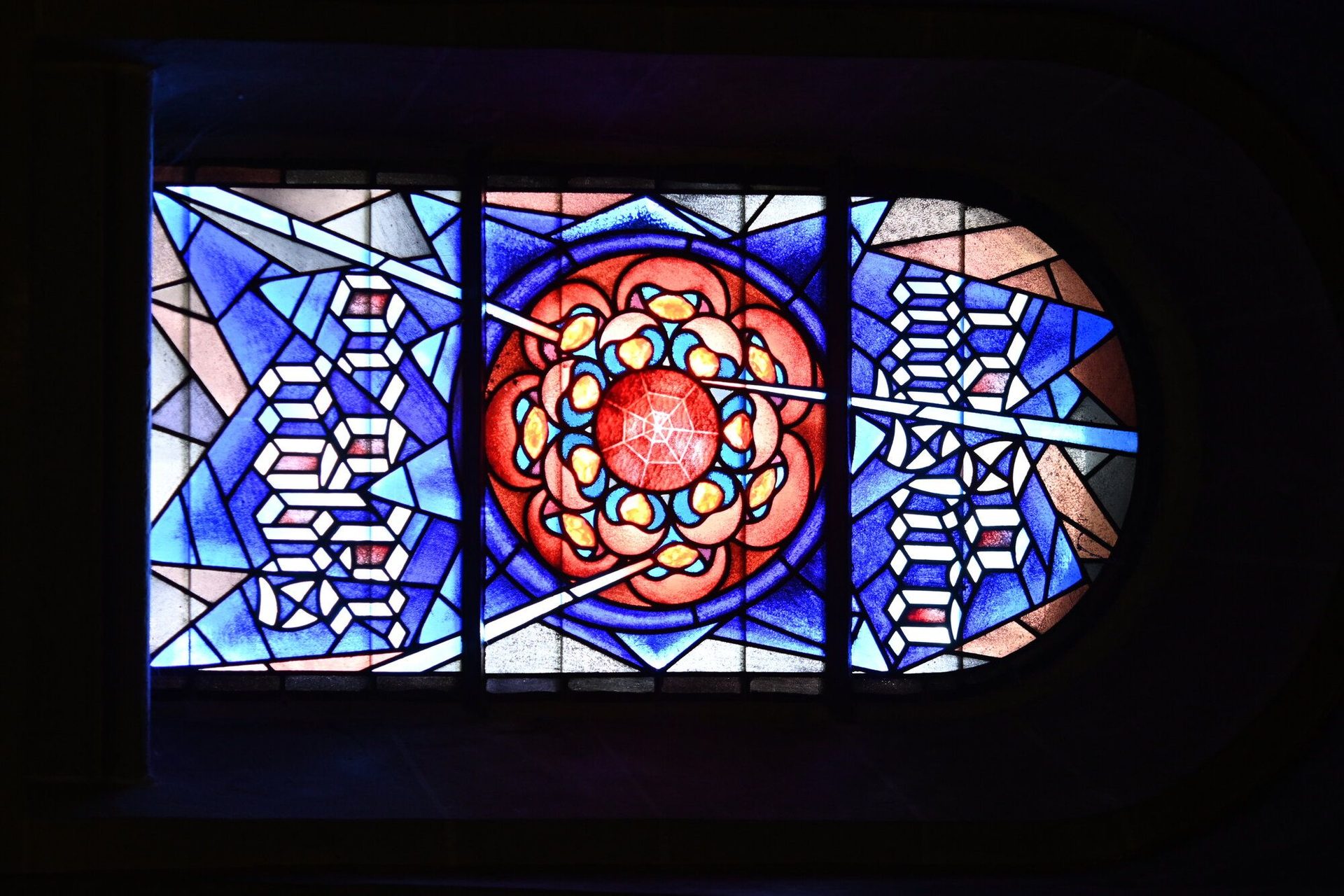 Josef Albers, Rosa mystica ora pro nobis stained glass window, St Michael's Church, Bottrop, 1918 (reconstruction 2012)